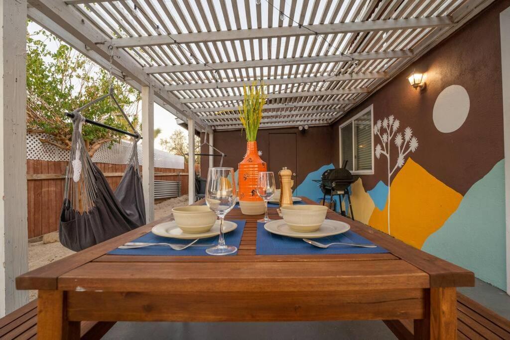 Вилла Palm Vista Retreat *Hot Tub/Cowboy Pool/Hammocks* Джошуа-Три Экстерьер фото